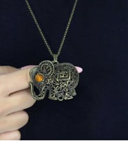 Doğal Taş Akik Doğal Taşlı Fil Modelli Antik Kadın Kolye euk43a (Kırmızı)