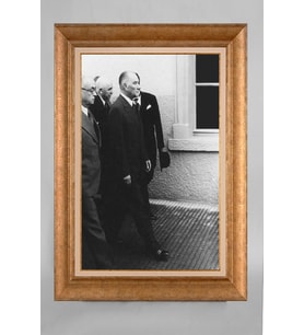 Altın Varaklı Paspartulu Çerçeveli Atatürk Tablo nt944