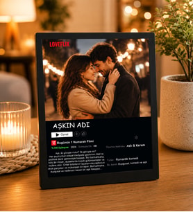 Kişiye Özel LoveFlix Tasarımlı Fotoğraflı Ahşap MDF Çerçeve – Sevgiliye Özel Film Afişi Konseptli Masaüstü Hediye