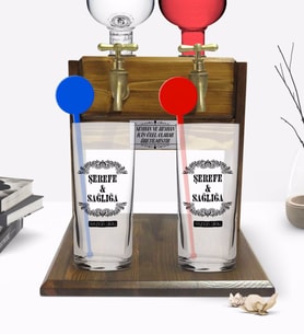 BK Gift Kişiye Özel Renkli Baskılı Şerefe ve Sağlığa Tasarımlı İkili Vodka Bardağı ve Çift Musluklu Doğal Ahşap Vodka Standı-1 (Model 1)