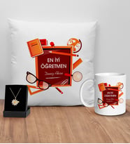 BK Gift Kişiye Özel Öğretmenler Günü Tasarımlı Beyaz Kupa Yastık ve İsimli Papatya Kolye Hediye Seti- 1, Öğretmene Hediye, Öğretmenler Günü