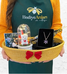 Kişiye Özel Hediye Sepeti  Işıklı Beyaz Ayıcıklı Fanus & Lotus Kolye & Ahşap Tütsülük