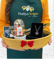 Kişiye Özel Hediye Sepeti  Işıklı Beyaz Ayıcıklı Fanus & Lotus Kolye & Ahşap Tütsülük