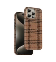 Fuchsia iPhone 15 Pro Max ile Uyumlu Scots Manyetik Şarj Destekli Çöl Titanyum Kılıf