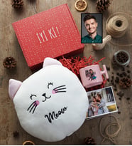 Kişiye Özel Karikatürlü Gamer Arkadaşa Hediye Hediye Kutusu - Kişiye Özel T Pastel Kupa, Peluş Yastık, Fotoğraf 1 Adet Doğum Günü Hediyesi
