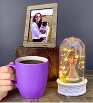 Mor Kupa Bardak, Led Işıklı Fanus ve Fotoğraf Hediye Seti (Model 7)
