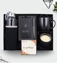 Kişiye Özel Siyah Renk 10000Mah Powerbank & Siyah Mat Kupa & Özel Kılıflı 500Ml Su Matarası & Vanilya Kokulu Bardak Mum & Gri Metalik Roller Kalem Hediye Seti