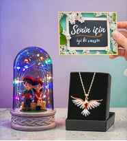 Hediye Seti Renkli Led Işıklı Oturan Çiftli Fanus ve Renkli Anka Kuşu Kolye
