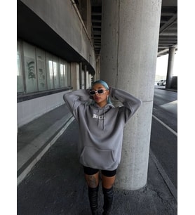 Uzun Kol Kapşonlu Göğüs Baskılı SweatShirt - Gri