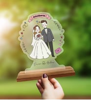 BK Gift Kişiye Özel İsimli Evleniyoruz Tasarımlı Ahşap Standlı Pleksi Biblo-1