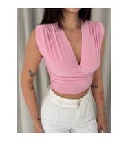 Vatkalı Kolsuz V Yaka Drapeli Crop Bluz Likralı Fit - Pembe