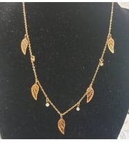 Yaprak modelli taş detaylı Çelik kolye rose gold