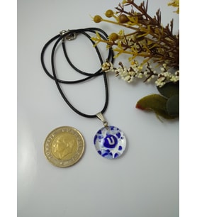 CAM HARF KOLYE – HANDMADE EL YAPIMI MURANO– (U) HARFİ MODELİ