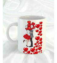 Sevgililer Günü Kupa - Öpüşen Çift Balonlu Kalp Desenli Hediyelik Mug (Beyaz)
