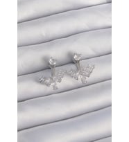 Pirinç Gümüş Renk Zirkon Taşlı V Model Küpe 5886