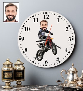 Kişiye Özel Motorcu Tasarımlı Karikatür Duvar Saati 109