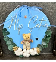 Kız & Erkek Bebek,  ANANTGARDE kapı- hastane ve duvar süsü - Kuru çiçek & peluş oyuncaklı (Bebe Mavisi)