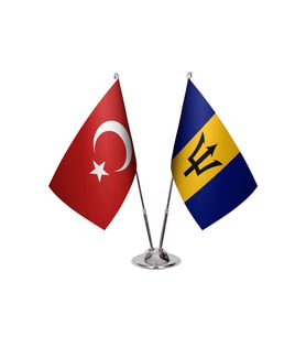 Barbados İkili Masa Bayrağı