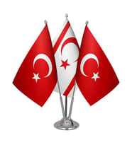 Masa Üstü KKTC Bayrağı Türk Bayrağı Üçlü Krom Direk Masa Bayrak Seti