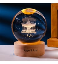 Kişiye Özel Işıklı Ahşap Kaideli Atlı Karınca Temalı Cam Küre 8cm*6cm
