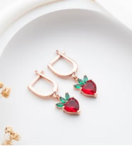 925 Ayar Gümüş Rose Kaplama Çilek Model Kırmızı Taşlı Küpe
