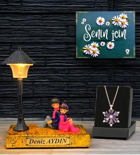 Kişiye Özel İsimli Hediye Seti, Biblolu Gold Masa Lambası ve Gerçek Ametist Taşlı Lotus Kolye (Model 1)