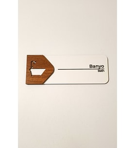 Banyo Kapı Tabelası – MDF Yönlendirme Levhası  19x7 cm Çift Katmanlı, Çift Taraflı Bantlı