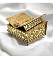 İsme Özel Gold Kadife Kaplı Rahleli Sandıklı Kuranı Kerim Seti