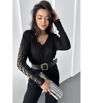 Güpür Detaylı V Yaka Bluz (Siyah)