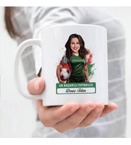 Kadın Futbolcuya hediye Karikatürlü ve İsimli Kupa Bardak