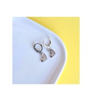 Minimal Kalp Charmlı Küpe Kalpli Küpe Silver Renkli (Çok Renkli)