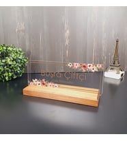 Kişiye Özel Modern Çiçek Tasarımlı Masa İsimliği