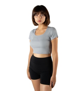 Kadın Açık Gri Havuz Yaka Fitted/vücuda Oturan Kısa Kol Crop Tişört 23K-TRP-CRP04