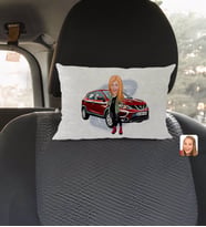 BK Gift Kişiye Özel Plakalı Kadın Nissan Qashqai Karikatürlü Dikdörtgen Araç Koltuk Yastığı-2