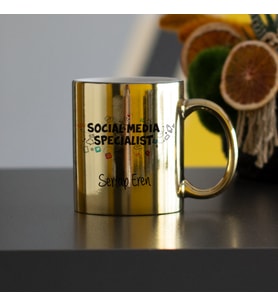 Social Media Specialist Gold Kupa Bardak