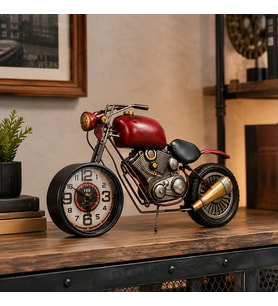 Dekoratif Motosiklet Masa Saati – Kırmızı Vintage Motor Tasarımlı Metal Masa Dekoru 44x8x24 Cm