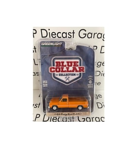 Greenlight Blue Collar Collection 1982 Dodge RAM D-250 1/64 Model Araba
