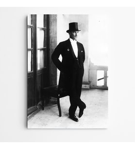 Atatürk Frank ve Şapka Kanvas Tablo