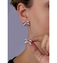 Gümüş PazarımFiyonk Model Beyaz Altın Kaplama Çelik Kadın Küpe