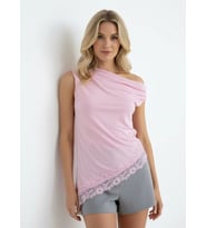 Kadın Kayık Yaka Asimetrik Kesim Dantel Detay Tasarım Slim Fit Modal Bluz 26001 (Pembe)