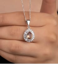 925 Ayar Gümüş Kahverengi Baget Taşlı Kolye