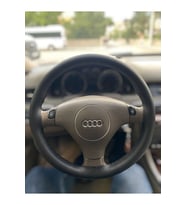 DİKİŞLİ DİREKSİYON KILIFI DAMARLI SİYAH DERİ SİYAH DİKİŞLİ AUDİ A6 2004 KASA İÇİN