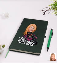 BK Gift Kişiye Özel Kadın Motorcu Karikatürlü Yeşil Termo Deri Defter Kalem Seti Model 1