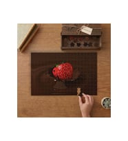 Çikolataya Düşen Çilek Tasarımı 240 parça Ahşap Puzzle Ahşap Kutuda MP01753