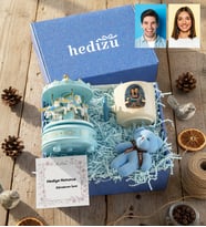 Kişiye Özel Karikatürlü Kuğular ve Aşıklar Hediye Kutusu - Kişiye Özel T Kupa, Atlı Karınca Müzik Kutusu, Peluş Anahtarlık Sevgililer Günü Hediyesi