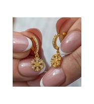 Gümüş Sallantılı Gold Kar Tanesi Kadın Küpe CSR2185780