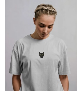 Kadın Siyah Kedi Baskılı Oversize Tişört – Minimal Black Cat Tasarım