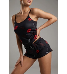 Öpücük Desenli Siyah Askılı Şortlu Kadın Pijama Takımı TM1358