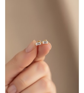 Minik Baget Tek Taş 14 Ayar Altın Küpe (Gold)