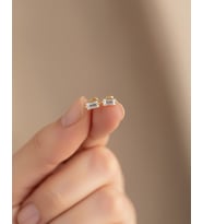 Minik Baget Tek Taş 14 Ayar Altın Küpe (Gold)